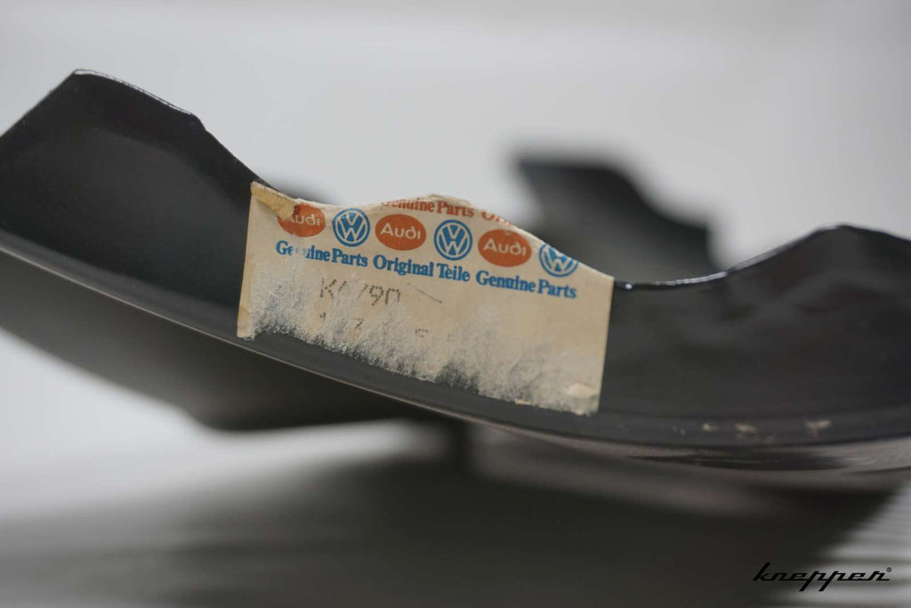 VW Käfer 1302 / 1303 Frontabschlussblech geschlitzt, NOS