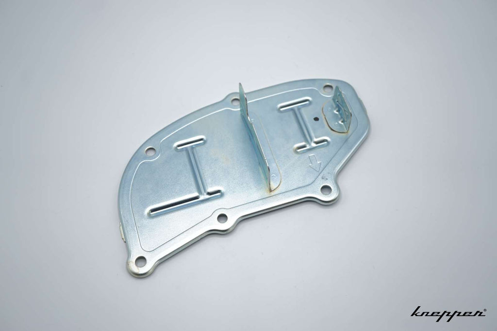 Subaru Ölabscheider Blech am Motorblock
