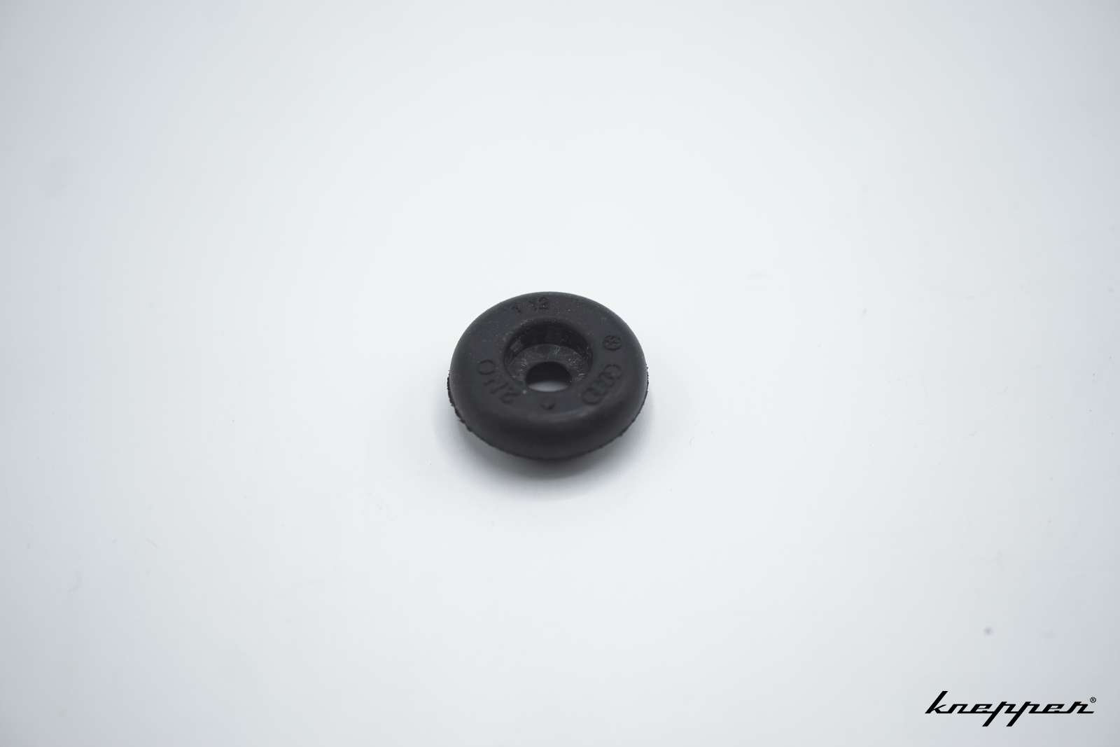 VW Käfer 1303  Gummidurchführung für Spritzwasserschlauch / Tankgeberkabel / Gebläsekabel, 12,5mm x 2mm