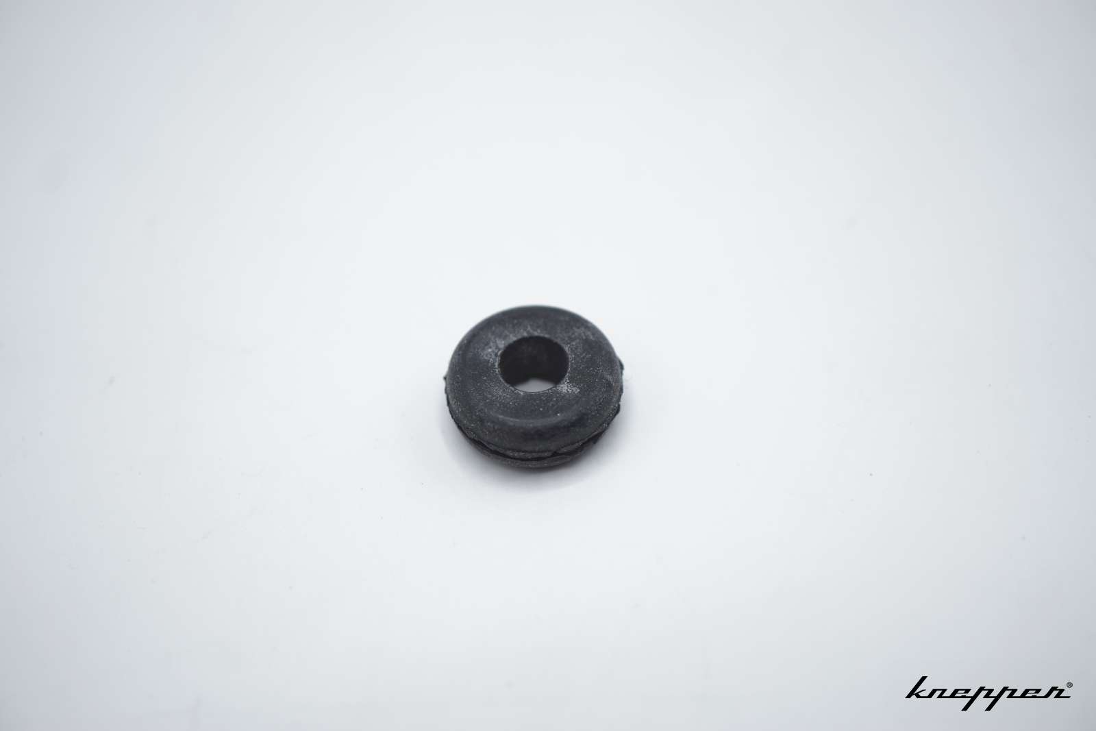VW Käfer Gummidurchführung für Benzinleitung durch das Motorblech, 6mm