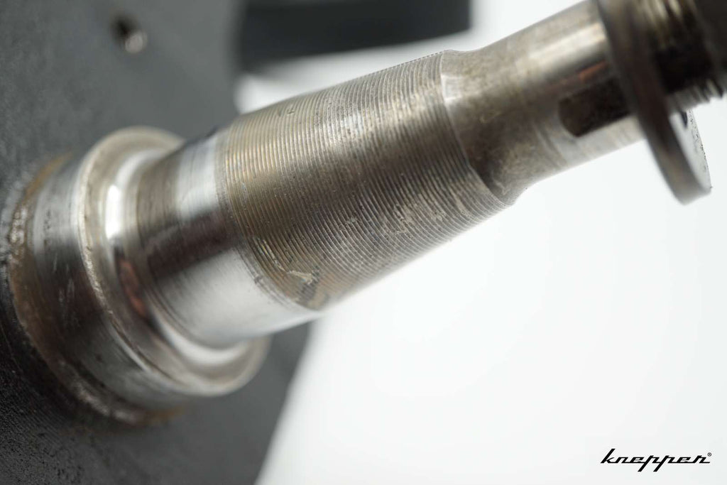 VW Käfer Scheibenbremsachsschenkel, schwarz, 3-Punkt