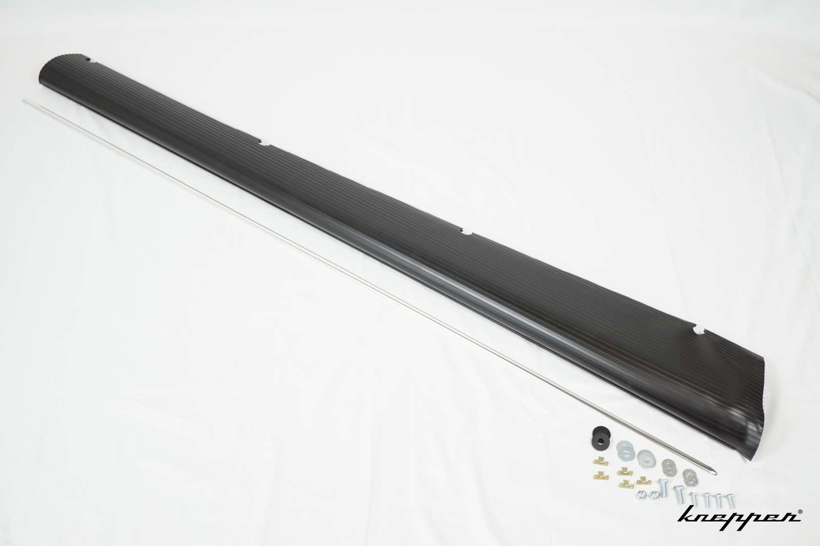 VW Käfer Trittbrett Beifahrerseite, Bj. 08/66 - 07/72, inkl. Anbaumaterial und 18mm Zierleiste, Top Qualität
