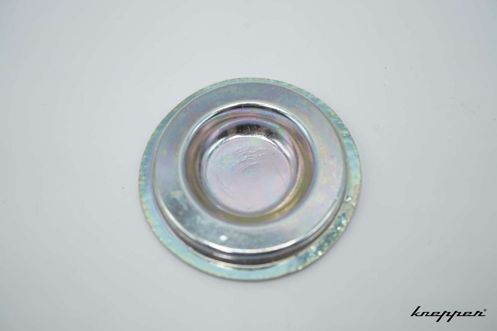VW Käfer Verschlußdeckel in der Reserveradwanne