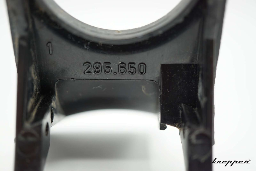 VW Käfer 1303 Zündschlossabdeckung aus Kunststoff, gebraucht