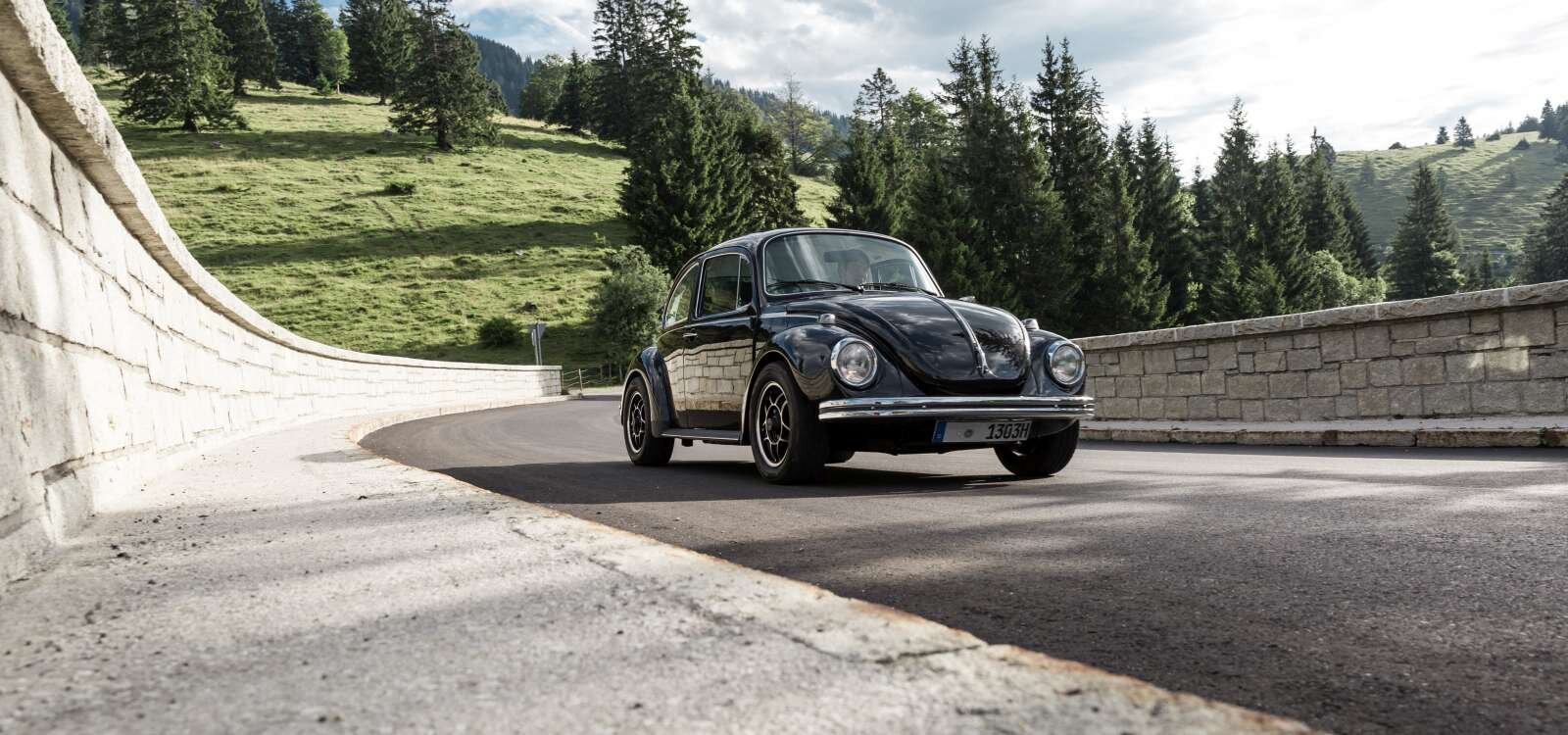 Käfer 1303 klassisch Restauriert in schwarz mit ATS Classic Felgen